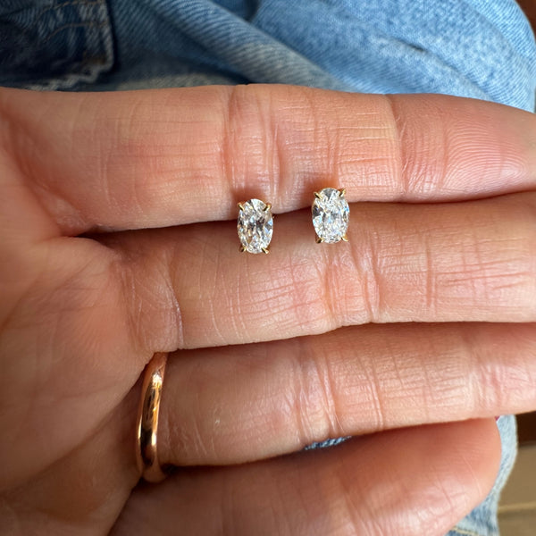 Oval Gem Studs Gold
